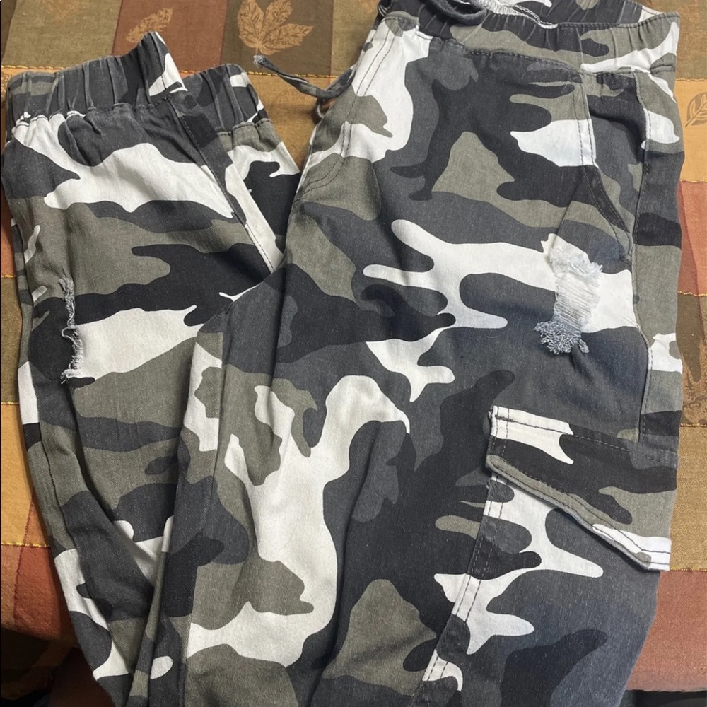Camo pants
